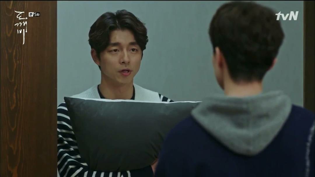 Yêu tinh Gong Yoo nổi máu ghen với cả Thần Chết Lee Dong Wook - Ảnh 3. Yêu tinh Gong Yoo nổi máu ghen với cả Thần Chết Lee Dong Wook - Ảnh 3.