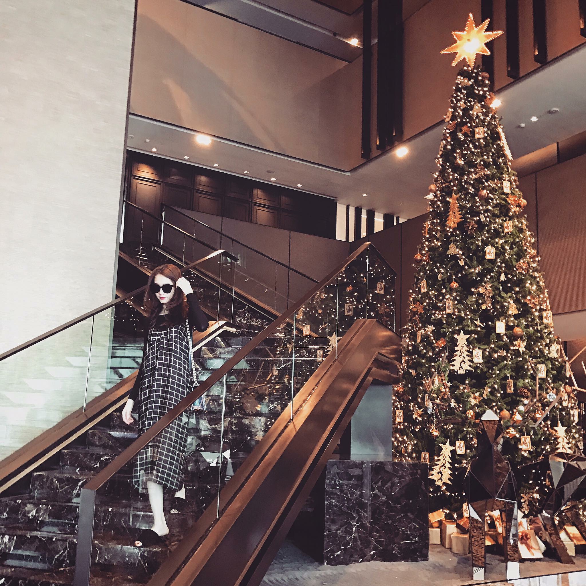 Soi nhất cử nhất động của sao Việt (16/12) - Ảnh 10. Soi nhất cử nhất động của sao Việt (16/12) - Ảnh 10.