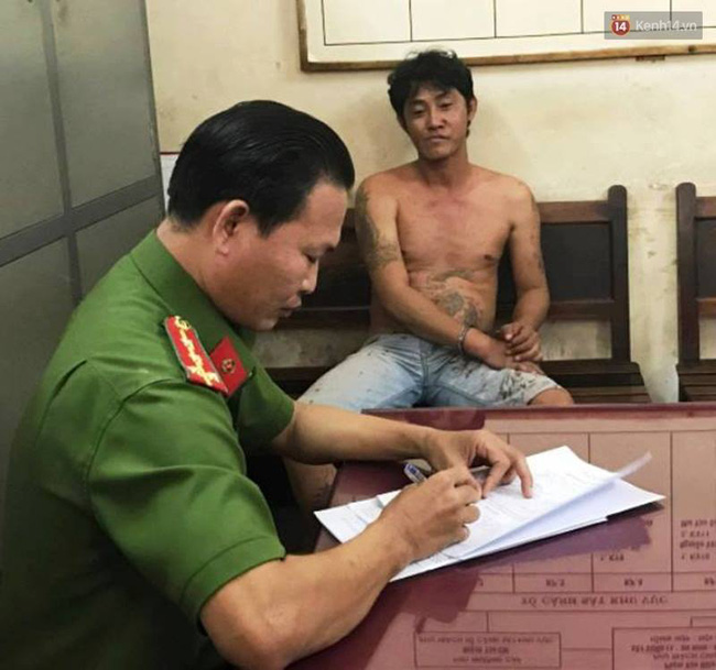 Công an lấy lời khai đối tượng Thiên.