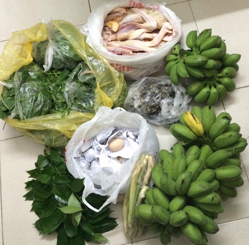 Thùng trứng, miếng thịt của ông bà ngoại dành cho con và nỗi nghẹn ngào của những cô gái lấy chồng xa khi Tết về - Ảnh 4. Thùng trứng, miếng thịt của ông bà ngoại dành cho con và nỗi nghẹn ngào của những cô gái lấy chồng xa khi Tết về - Ảnh 4.