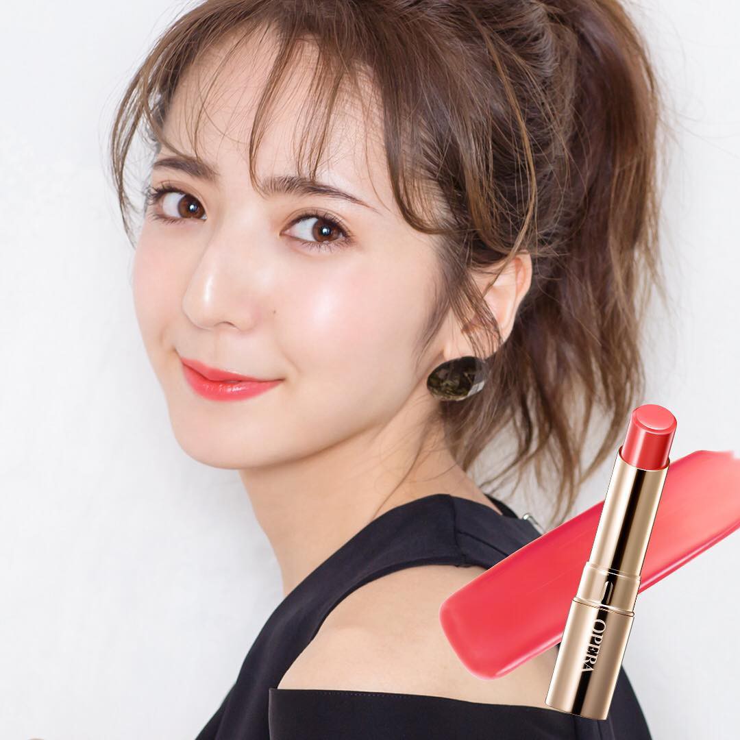 Vượt qua nhiều loại đắt đỏ, thỏi son chỉ 300.000 VNĐ này được các cô gái Nhật thi nhau tìm mua trong năm 2017 - Ảnh 3. Vượt qua nhiều loại đắt đỏ, thỏi son chỉ 300.000 VNĐ này được các cô gái Nhật thi nhau tìm mua trong năm 2017 - Ảnh 3.