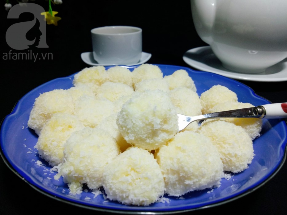 Bánh sữa tươi lăn dừa, thơm nức thanh mát cho ngày hè - Ảnh 5. Bánh sữa tươi lăn dừa, thơm lừng thanh mát cho ngày hè - Ảnh 5.