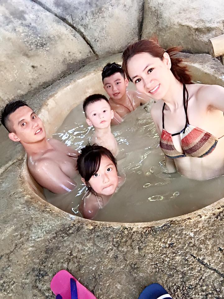 Lên bàn đẻ đến lần thứ 4, bà mẹ 8x vẫn đẹp đến khó tin - Ảnh 9. Lên bàn đẻ đến lần thứ 4, bà mẹ 8x vẫn đẹp đến khó tin - Ảnh 9.