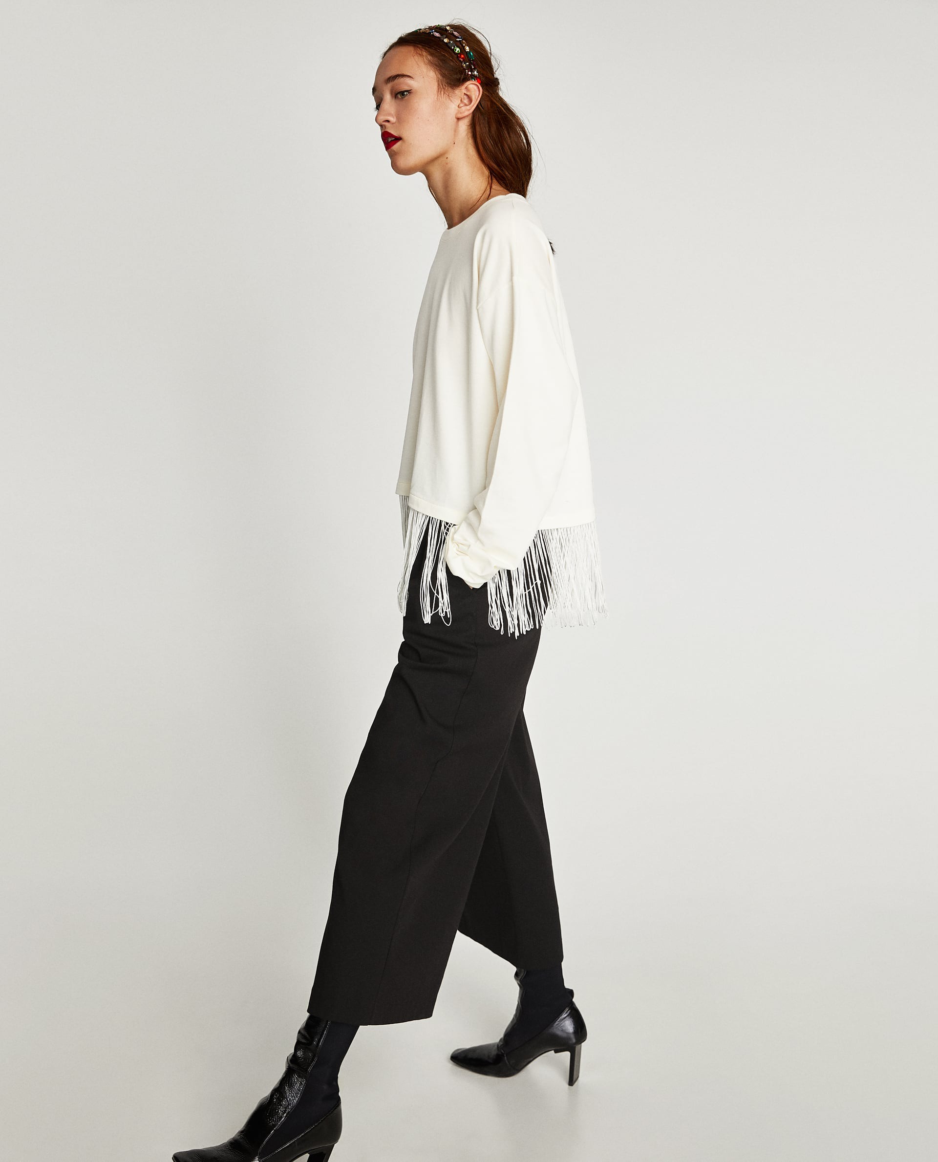 Zara sale 50% và đây là những mẫu áo len, áo nỉ mà các nàng phải vợt ngay kẻo hết size - Ảnh 20. Zara sale 50% và đây là những mẫu áo len, áo nỉ mà các nàng phải vợt ngay kẻo hết size - Ảnh 20.
