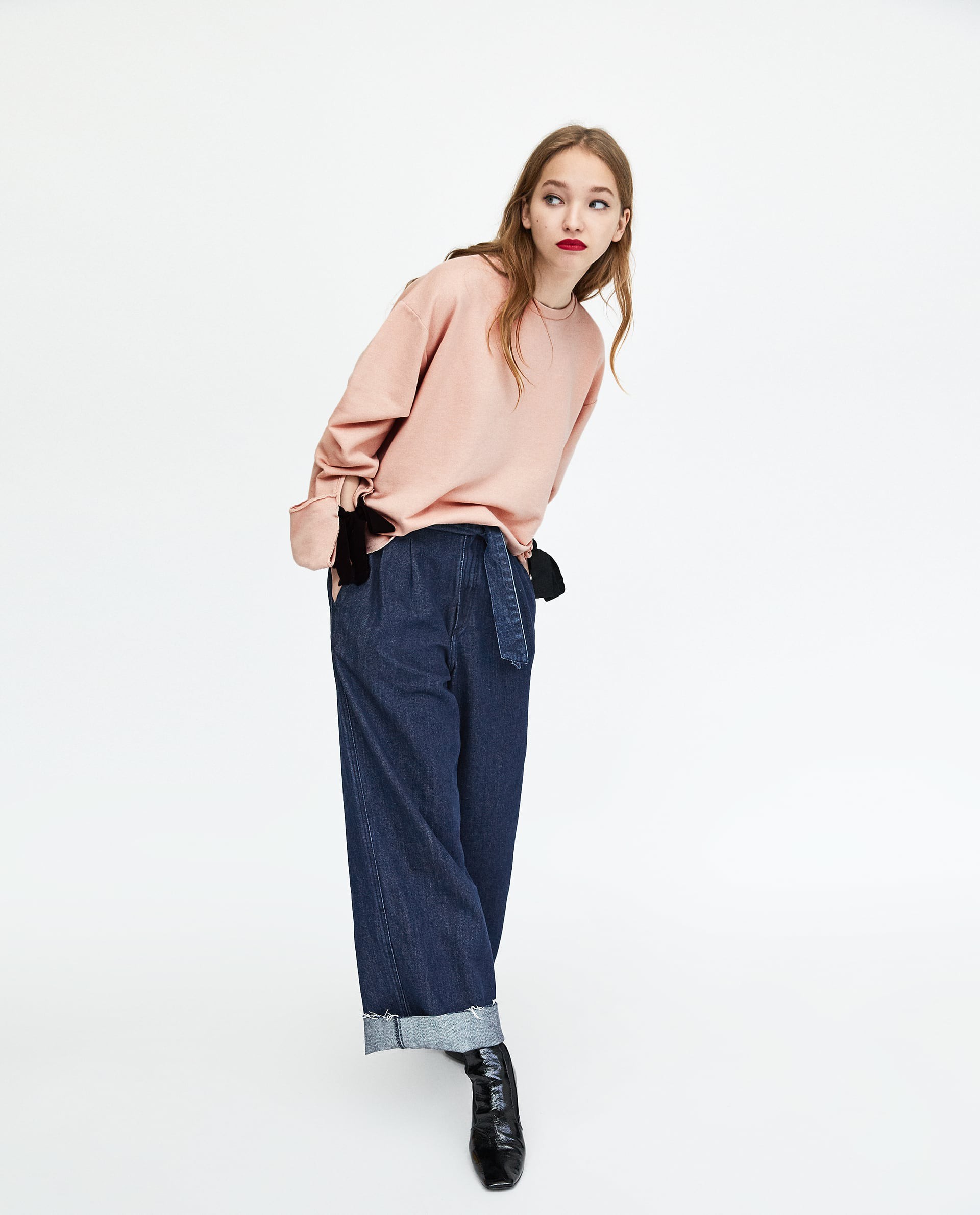Zara sale 50% và đây là những mẫu áo len, áo nỉ mà các nàng phải vợt ngay kẻo hết size - Ảnh 13. Zara sale 50% và đây là những mẫu áo len, áo nỉ mà các nàng phải vợt ngay kẻo hết size - Ảnh 13.