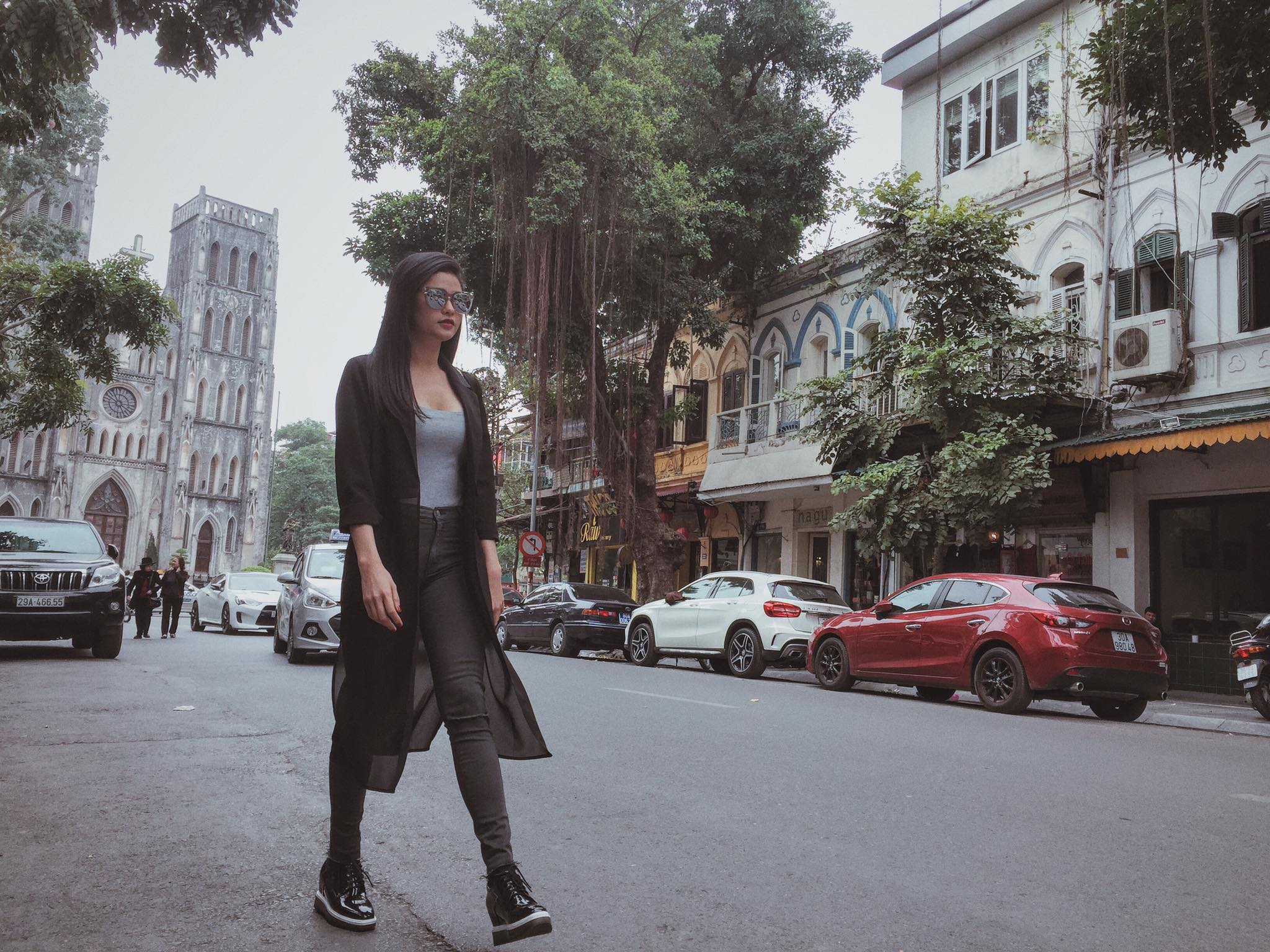 Soi nhất cử nhất động của sao Việt (10/2) - Ảnh 10. Soi nhất cử nhất động của sao Việt (10/2) - Ảnh 10.