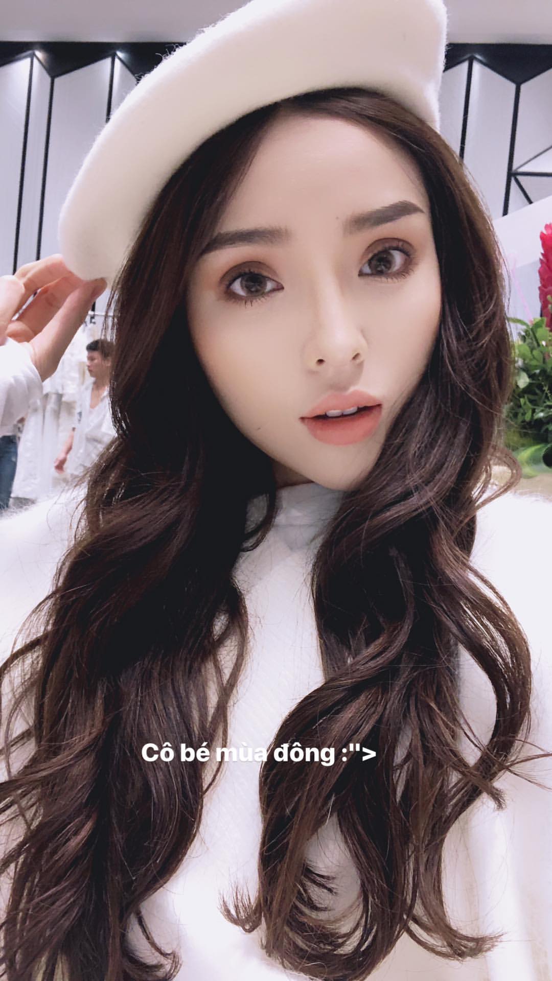 Cắt mí mắt rồi đeo thêm kính áp tròng, Kỳ Duyên nhìn xinh không nhận ra - Ảnh 1. Cắt mí mắt rồi đeo thêm kính áp tròng, Kỳ Duyên nhìn xinh không nhận ra - Ảnh 1.