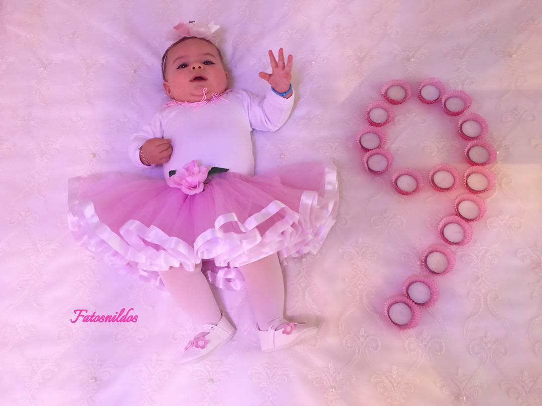 Đưa cho cô bé 9 tháng tuổi 1 hộp mứt và điều bất ngờ đã xảy ra - Ảnh 19. Đưa cho cô bé 9 tháng tuổi 1 hộp mứt và điều bất ngờ đã xảy ra - Ảnh 19.