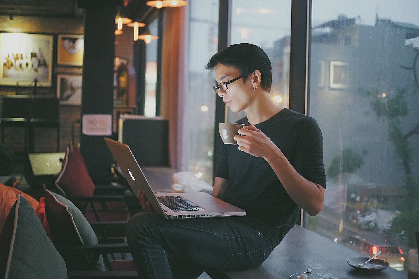 Truy tìm anh chàng đem quái thú Ducati gần 300 triệu chạy... xe ôm - Ảnh 5. Truy tìm anh chàng đem quái thú Ducati gần 300 triệu chạy... xe ôm - Ảnh 5.