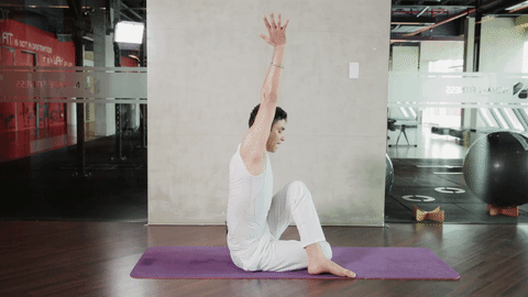 HLV yoga Ấn Độ hướng dẫn 6 bài tập được coi là thần dược chữa đau lưng đang hành hạ bạn mỗi ngày - Ảnh 2.