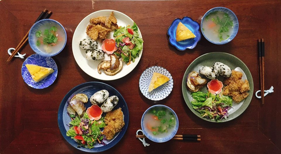 Ngất ngây với những mâm cơm đa phong cách truyền cảm hứng bếp núc từ cô gái 8x - Ảnh 1. Ngất ngây với những mâm cơm đa phong cách truyền cảm hứng bếp núc từ cô gái 8x - Ảnh 1.