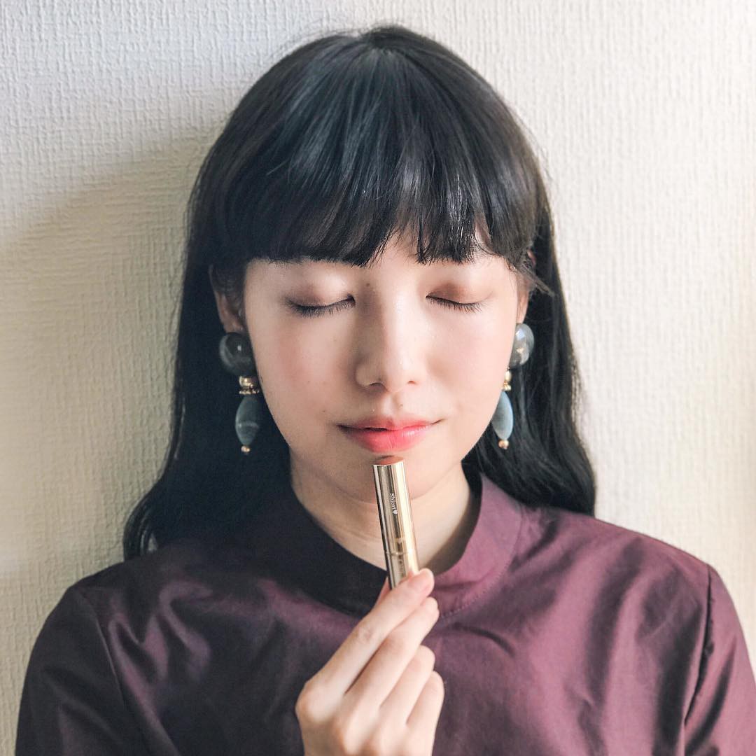 Vượt qua nhiều loại đắt đỏ, thỏi son chỉ 300.000 VNĐ này được các cô gái Nhật thi nhau tìm mua trong năm 2017 - Ảnh 11. Vượt qua nhiều loại đắt đỏ, thỏi son chỉ 300.000 VNĐ này được các cô gái Nhật thi nhau tìm mua trong năm 2017 - Ảnh 11.