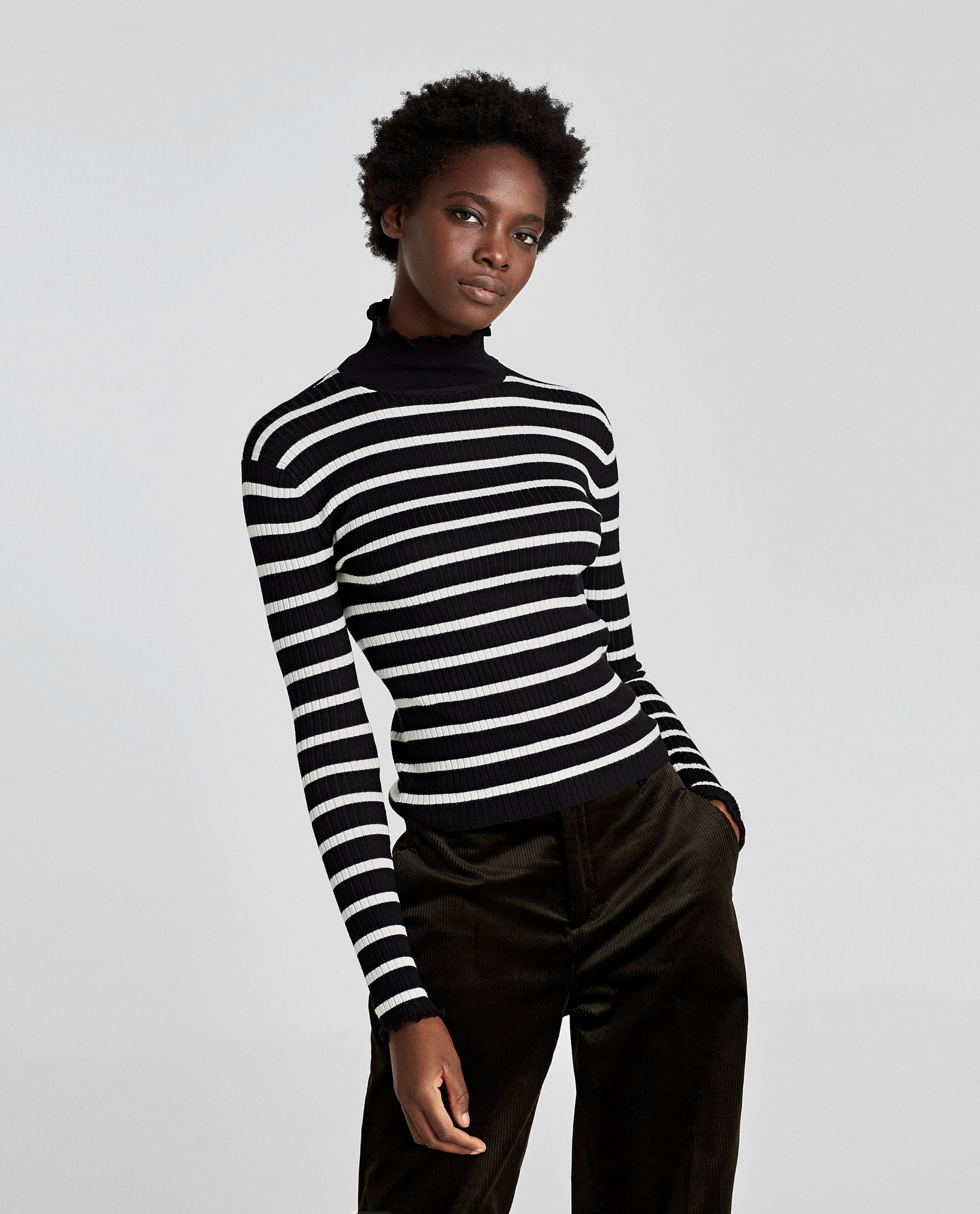 Zara sale 50% và đây là những mẫu áo len, áo nỉ mà các nàng phải vợt ngay kẻo hết size - Ảnh 5. Zara sale 50% và đây là những mẫu áo len, áo nỉ mà các nàng phải vợt ngay kẻo hết size - Ảnh 5.