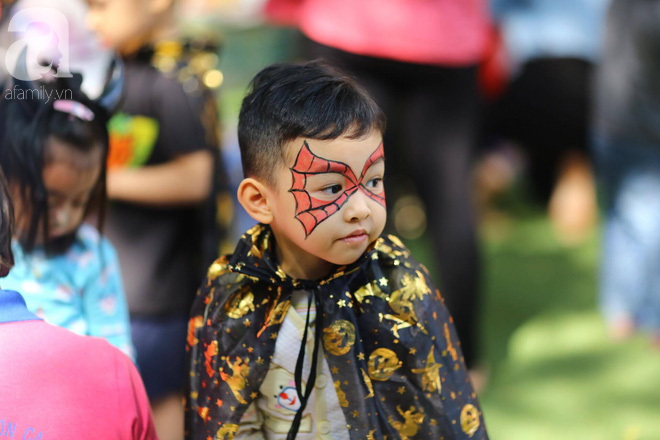 Những phù thủy, Elsa nhí siêu đáng yêu khuấy đảo không khí Halloween Sài Gòn, Hà Nội - Ảnh 12.