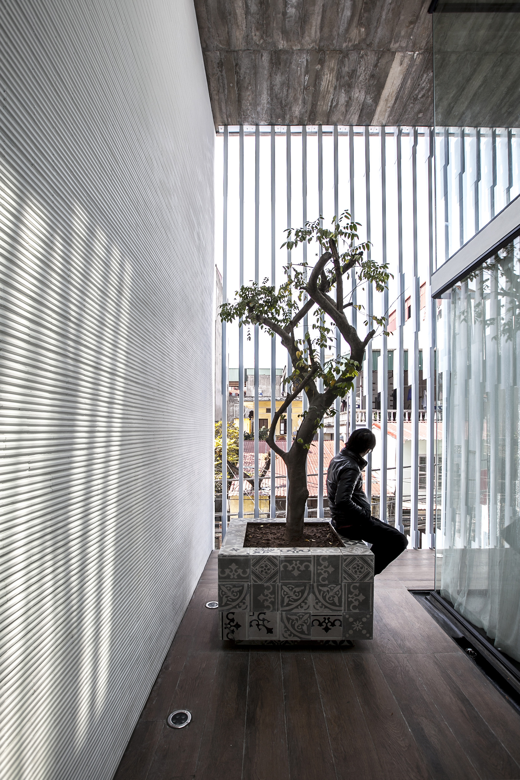 Ngôi nhà ống dài 18m vừa thoáng vừa đẹp ở làng đào, quất nổi tiếng Hà Nội - Ảnh 20. Ngôi nhà ống dài 18m vừa thoáng vừa đẹp ở làng đào, quất nổi tiếng Hà Nội - Ảnh 20.