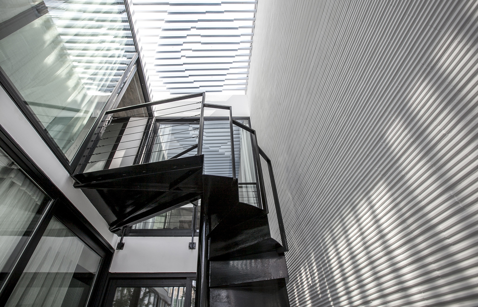 Ngôi nhà ống dài 18m vừa thoáng vừa đẹp ở làng đào, quất nổi tiếng Hà Nội - Ảnh 18. Ngôi nhà ống dài 18m vừa thoáng vừa đẹp ở làng đào, quất nổi tiếng Hà Nội - Ảnh 18.