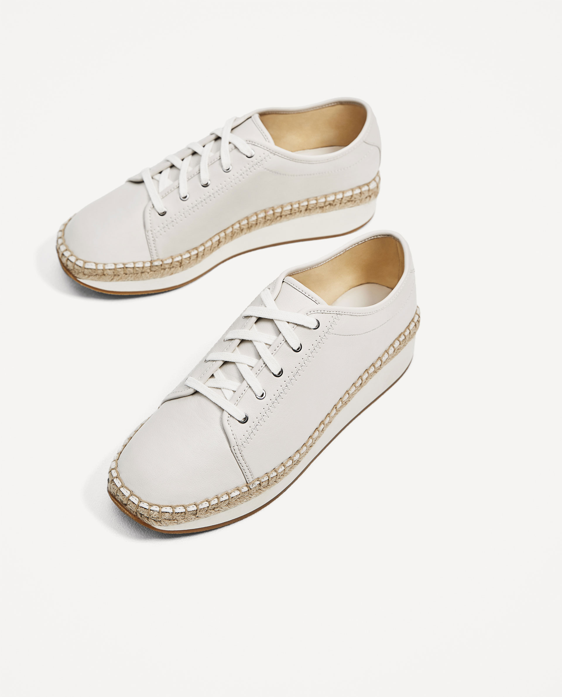 Loạt thương hiệu bình dân đã tung ra nhiều mẫu giày thể thao trắng cho các nàng tha hồ lựa chọn - Ảnh 4. Loạt thương hiệu bình dân đã tung ra nhiều mẫu giày thể thao trắng cho các nàng tha hồ lựa chọn - Ảnh 4.