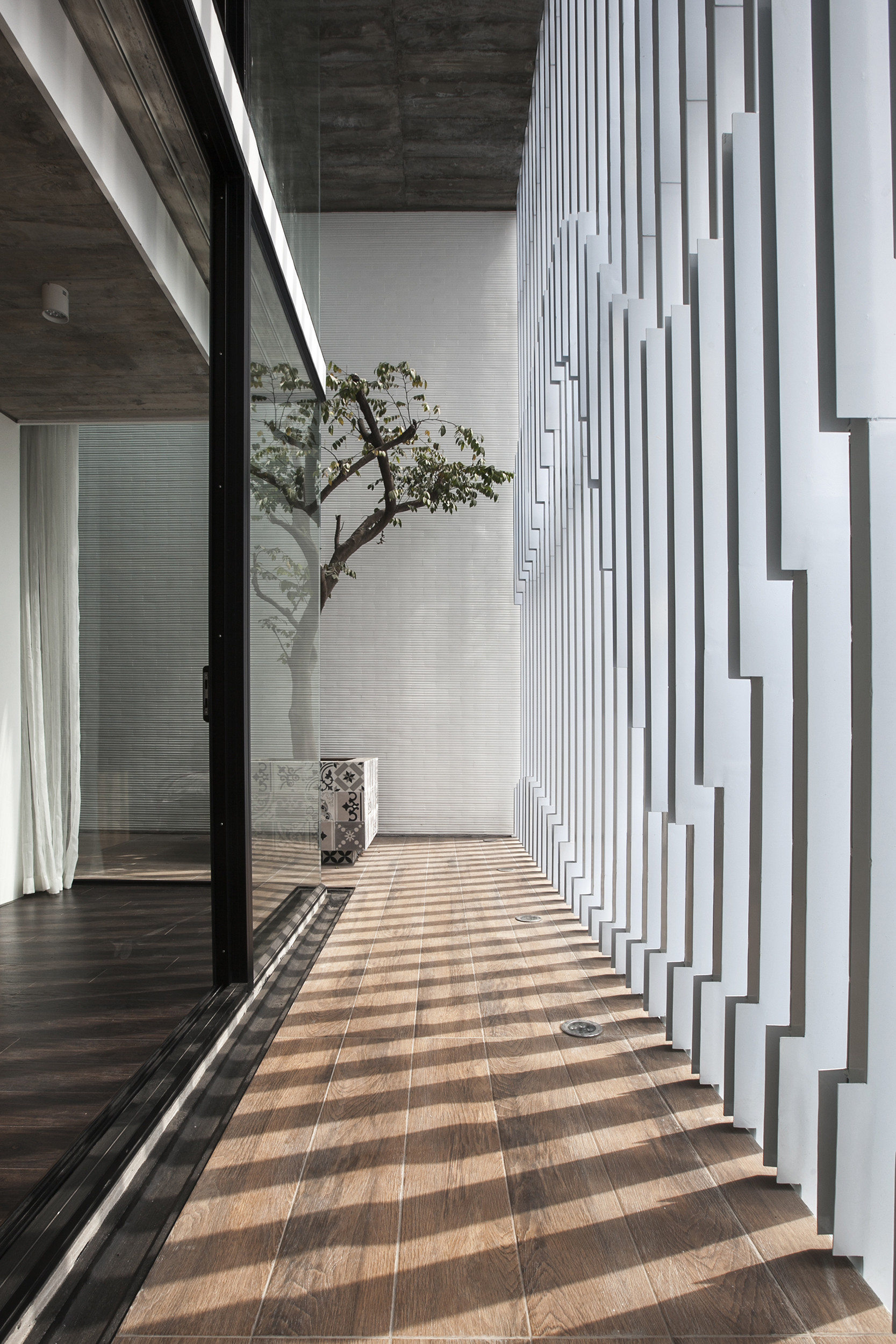 Ngôi nhà ống dài 18m vừa thoáng vừa đẹp ở làng đào, quất nổi tiếng Hà Nội - Ảnh 19. Ngôi nhà ống dài 18m vừa thoáng vừa đẹp ở làng đào, quất nổi tiếng Hà Nội - Ảnh 19.