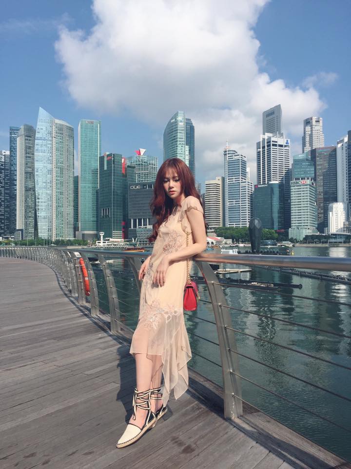 Ngọc Trinh khoe tóc mới trẻ măng, Midu cũng diện một cây đồ teen chẳng kém trong street style tuần này - Ảnh 22. Ngọc Trinh khoe tóc mới trẻ măng, Midu cũng diện một cây đồ teen chẳng kém trong street style tuần này - Ảnh 22.