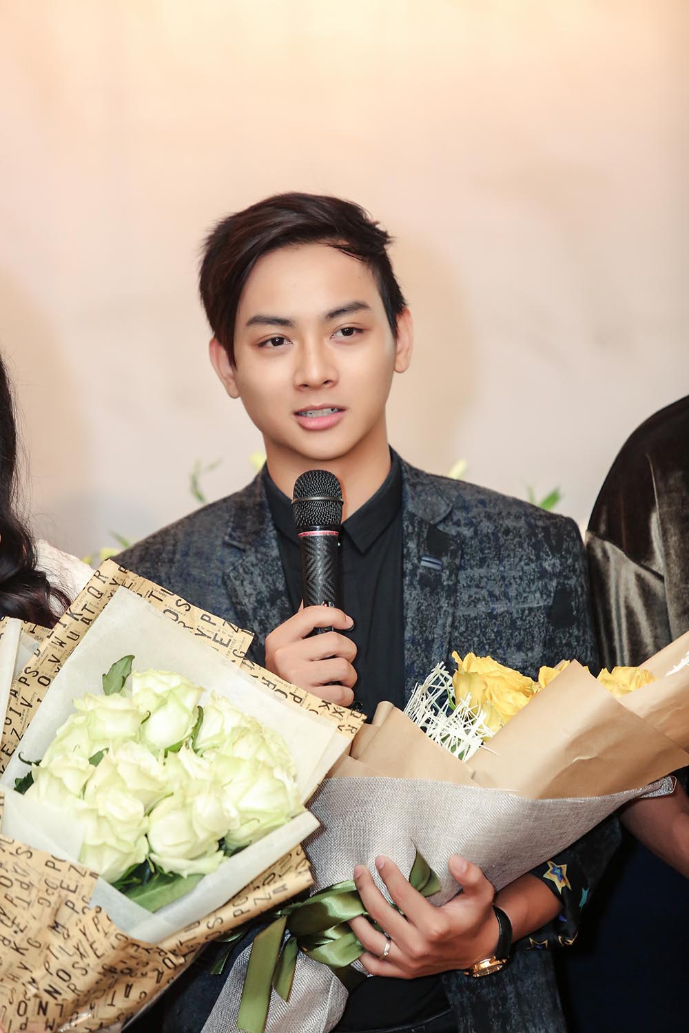 Sau loạt scandal tai tiếng, Thúy Vi bất ngờ đóng phim - Ảnh 7. Sau loạt scandal tai tiếng, Thúy Vi bất ngờ đóng phim - Ảnh 7.