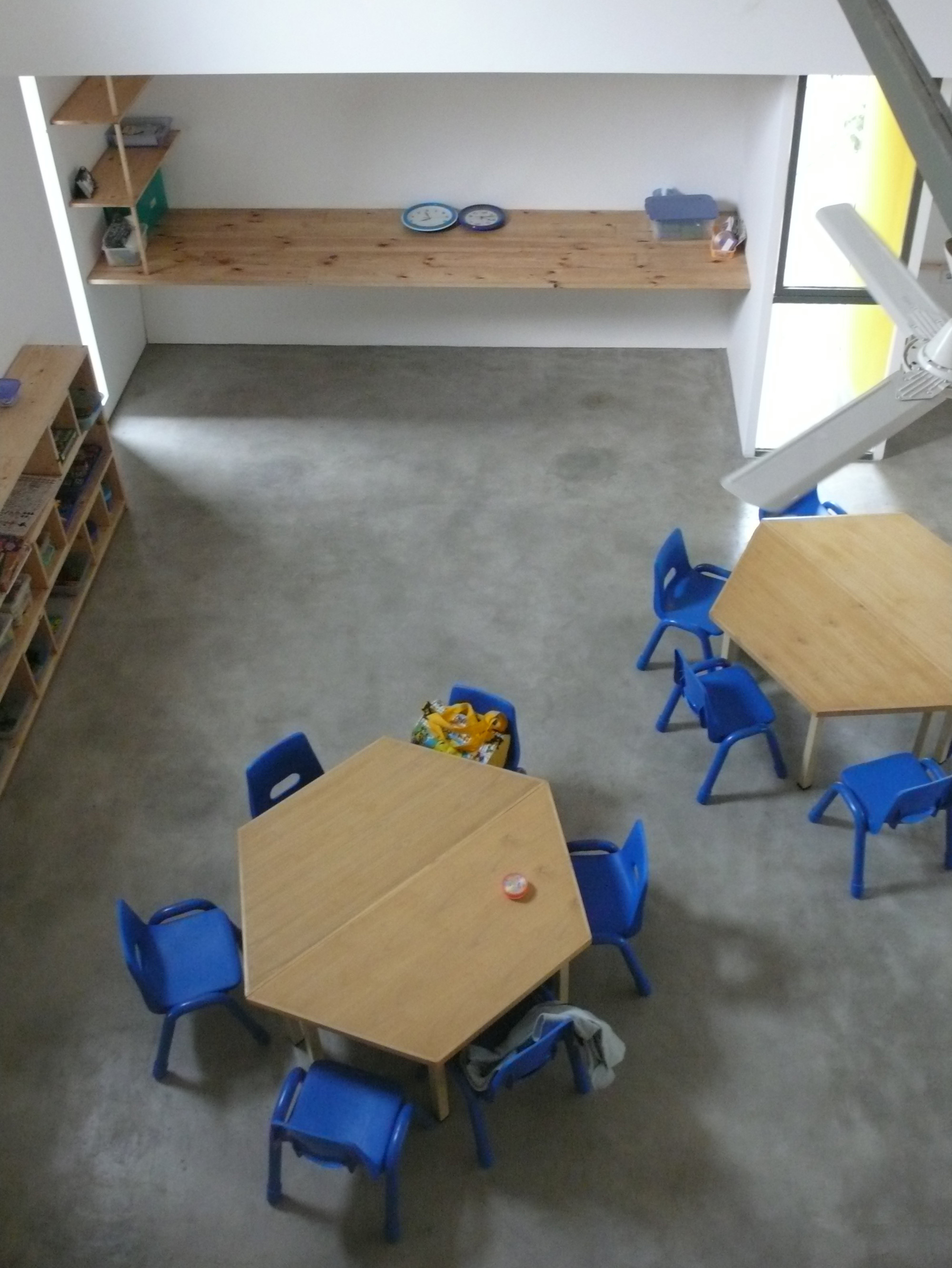 Giữa một khu vực dân cư đông đúc, vẫn có ngôi trường mầm non thoáng rộng và đầy cỏ xanh - Ảnh 16. Giữa một khu vực dân cư đông đúc, vẫn có ngôi trường mầm non thoáng rộng và đầy cỏ xanh - Ảnh 16.