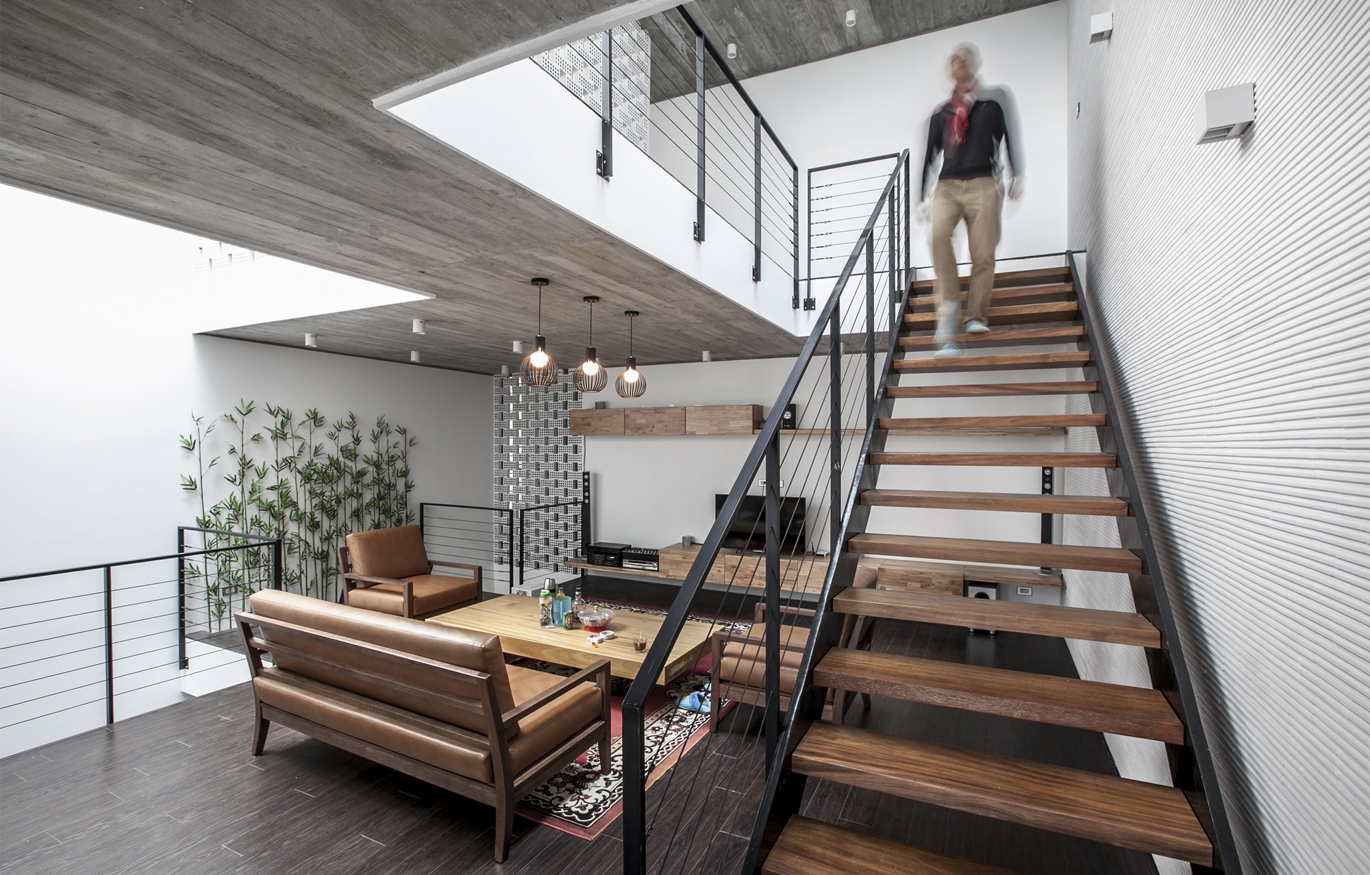 Ngôi nhà ống dài 18m vừa thoáng vừa đẹp ở làng đào, quất nổi tiếng Hà Nội - Ảnh 6. Ngôi nhà ống dài 18m vừa thoáng vừa đẹp ở làng đào, quất nổi tiếng Hà Nội - Ảnh 6.