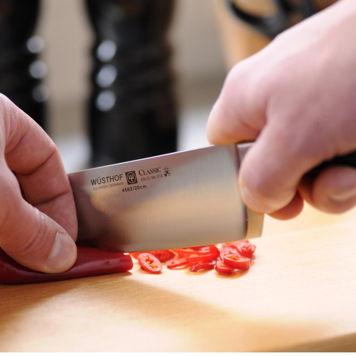 Top 7 chiếc dao làm bếp dùng cả đời không hỏng bà nội trợ nào nhìn cũng thích - Ảnh 3. Top 7 chiếc dao làm bếp dùng cả đời không hỏng bà nội trợ nào nhìn cũng thích - Ảnh 3.