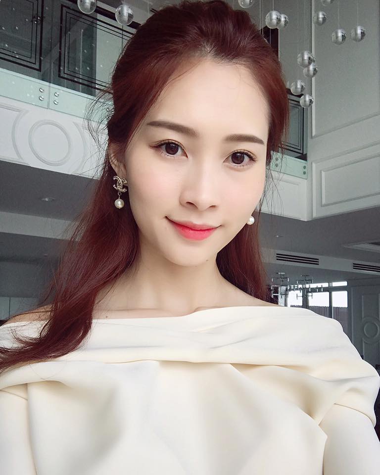 Những nàng Hậu hiếm hoi nhất quyết không thẩm mỹ của showbiz Việt - Ảnh 6. Những nàng Hậu hiếm hoi nhất quyết không thẩm mỹ của showbiz Việt - Ảnh 6.
