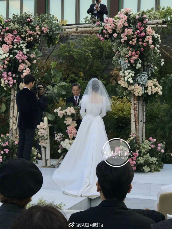 Trực tiếp đám cưới Song - Song: Cô dâu chú rể trao nhau nụ hôn ngọt ngào - Ảnh 3.
