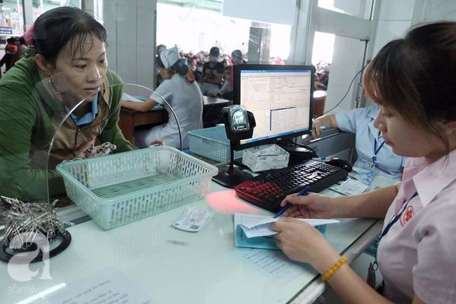 Một ngày của cô gái một chân: Làm việc hết mình để có tiền mua chân xịn - Ảnh 5.