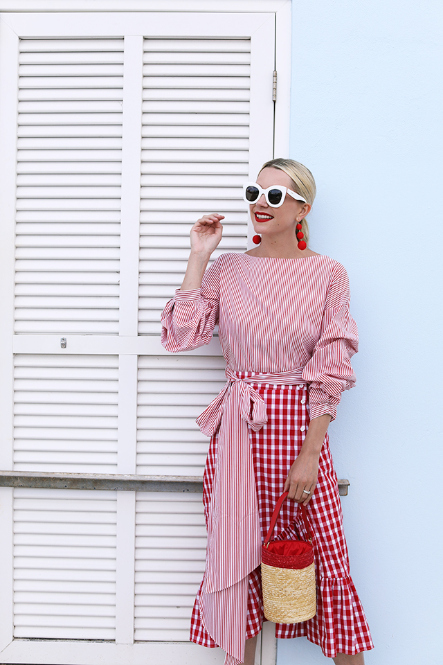 Nằm lòng ngay 3 gợi ý kết hợp này để diện đồ kẻ caro (gingham) thật chuẩn mốt  - Ảnh 15.