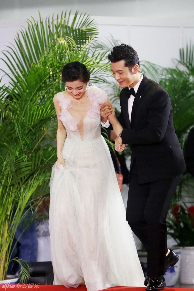 Chiều vợ đến mức này chỉ có những ông chồng quốc dân của làng giải trí Hoa ngữ - Ảnh 4. Chiều vợ đến mức này chỉ có những ông chồng quốc dân của làng giải trí Hoa ngữ - Ảnh 4.
