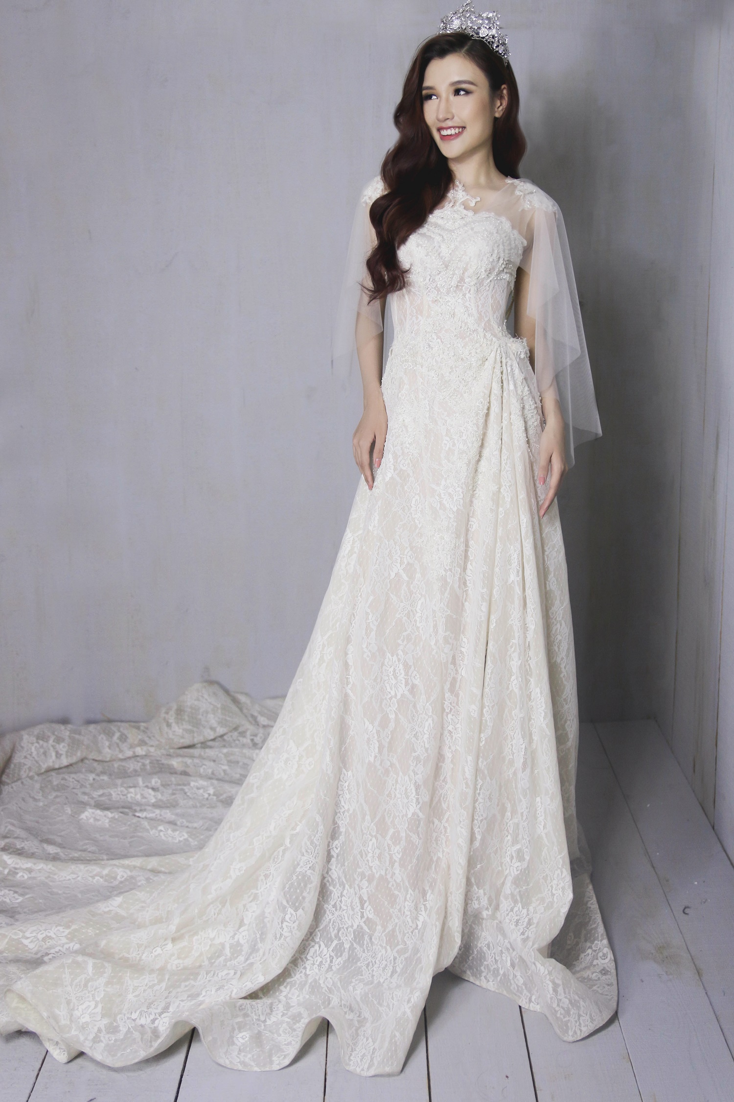 The Face 2017 và cuộc đổ bộ của những bóng hồng từng đi thi Hoa hậu - Ảnh 1. The Face 2017 và cuộc đổ bộ của những bóng hồng từng đi thi Hoa hậu - Ảnh 1.