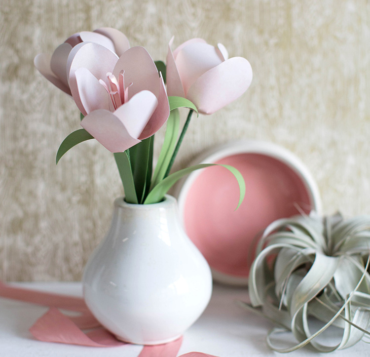 3 cách làm hoa giấy trang trí nhà đẹp xinh yêu - Ảnh 3. 3 cách làm hoa giấy trang trí nhà đẹp xinh yêu - Ảnh 3.