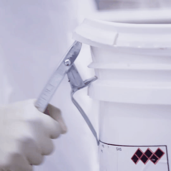 Một cây son NARS đã được tạo ra như thế nào? - Ảnh 3.