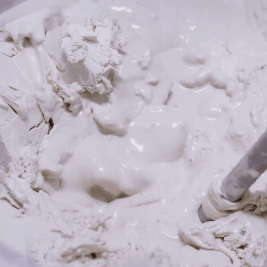 Một cây son NARS đã được tạo ra như thế nào? - Ảnh 4.