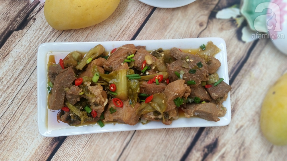 Chảy nước miếng với thịt kho dưa chua mềm ngon ăn mãi ko ngán - Ảnh 6. Chảy nước miếng với thịt kho dưa chua mềm ngon ăn mãi không ngán - Ảnh 6.