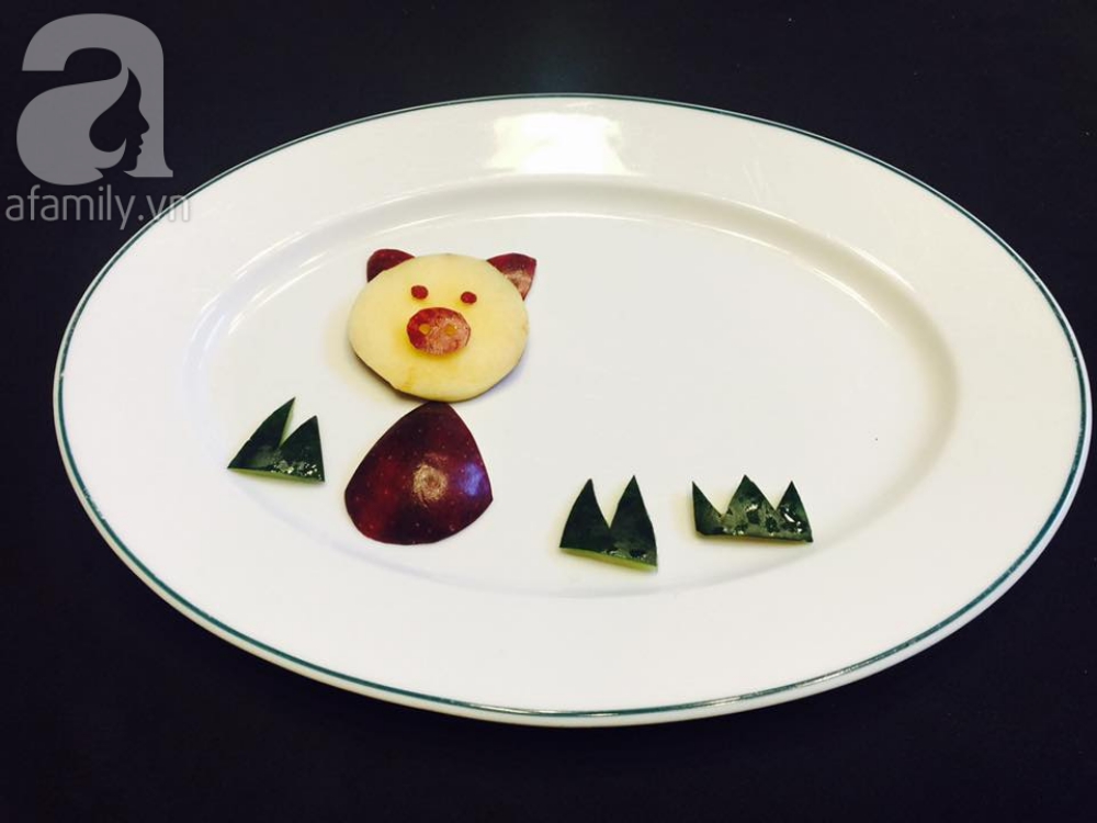 10 phút tạo hình 5 con vật siêu cute chỉ từ táo và nho - Ảnh 2. 10 phút tạo hình 5 con vật siêu cute chỉ từ táo và nho - Ảnh 2.