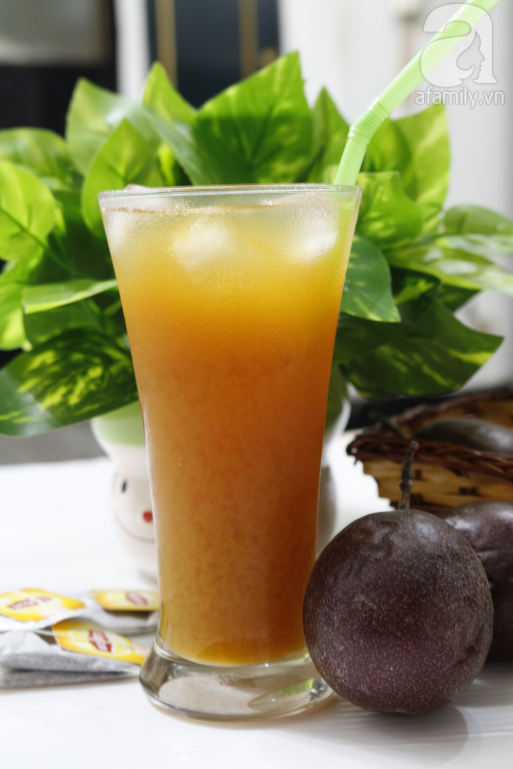 Trà chanh leo - món đồ uống mát lạnh thơm nức mũi - Ảnh 4. Trà chanh leo - món đồ uống mát lạnh thơm nức mũi - Ảnh 4.