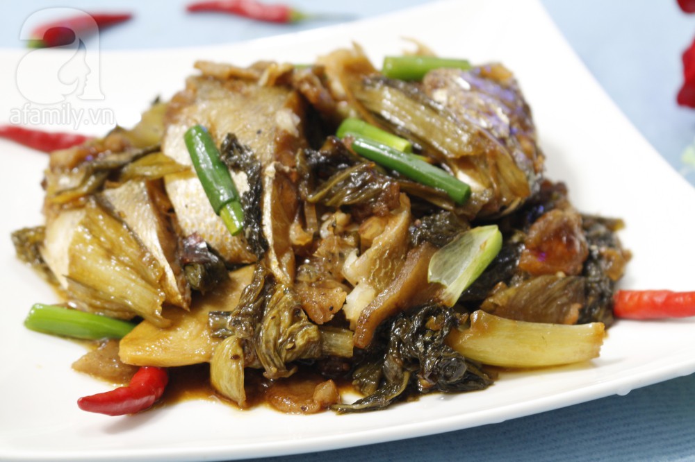 Ngất ngây với món cá kho dưa chua tóp mỡ dân dã mà cực ngon - Ảnh 6.