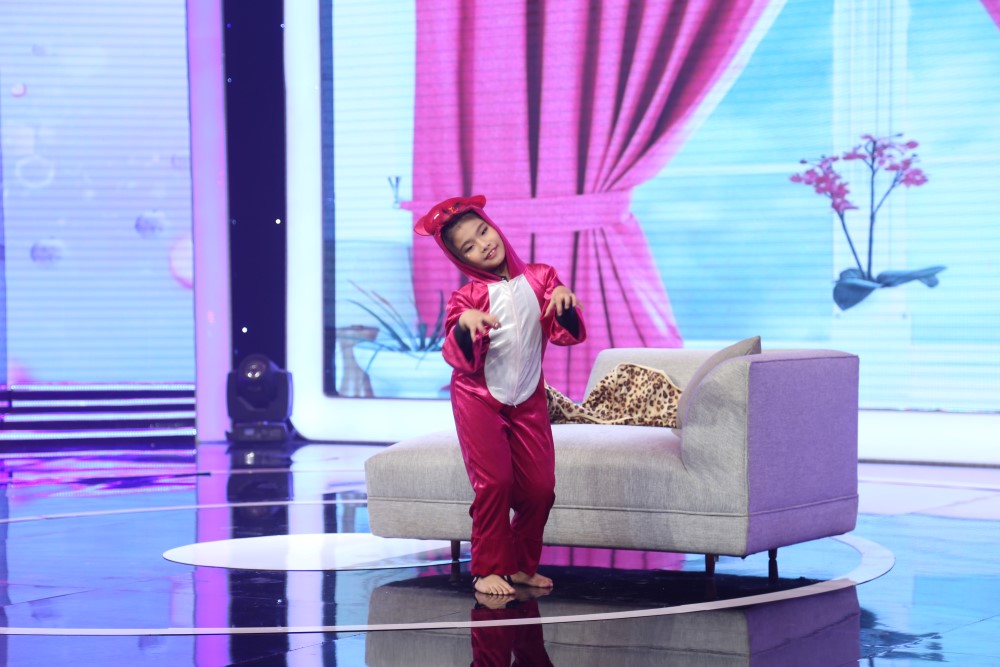 Ai cũng choáng váng trước tài tính toán phi thường của cậu bé 6 tuổi - Ảnh 10. Ai cũng choáng váng trước tài tính toán phi thường của cậu bé 6 tuổi - Ảnh 10.