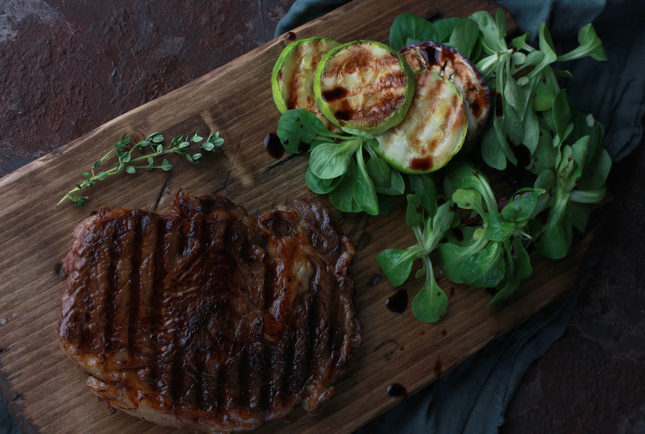 Muốn làm bò bít tết ngon như nhà hàng 5 sao, hãy thử chế biến bằng lò nướng - Ảnh 1. Muốn làm bò bít tết ngon như nhà hàng 5 sao, hãy thử chế biến bằng lò nướng - Ảnh 1.