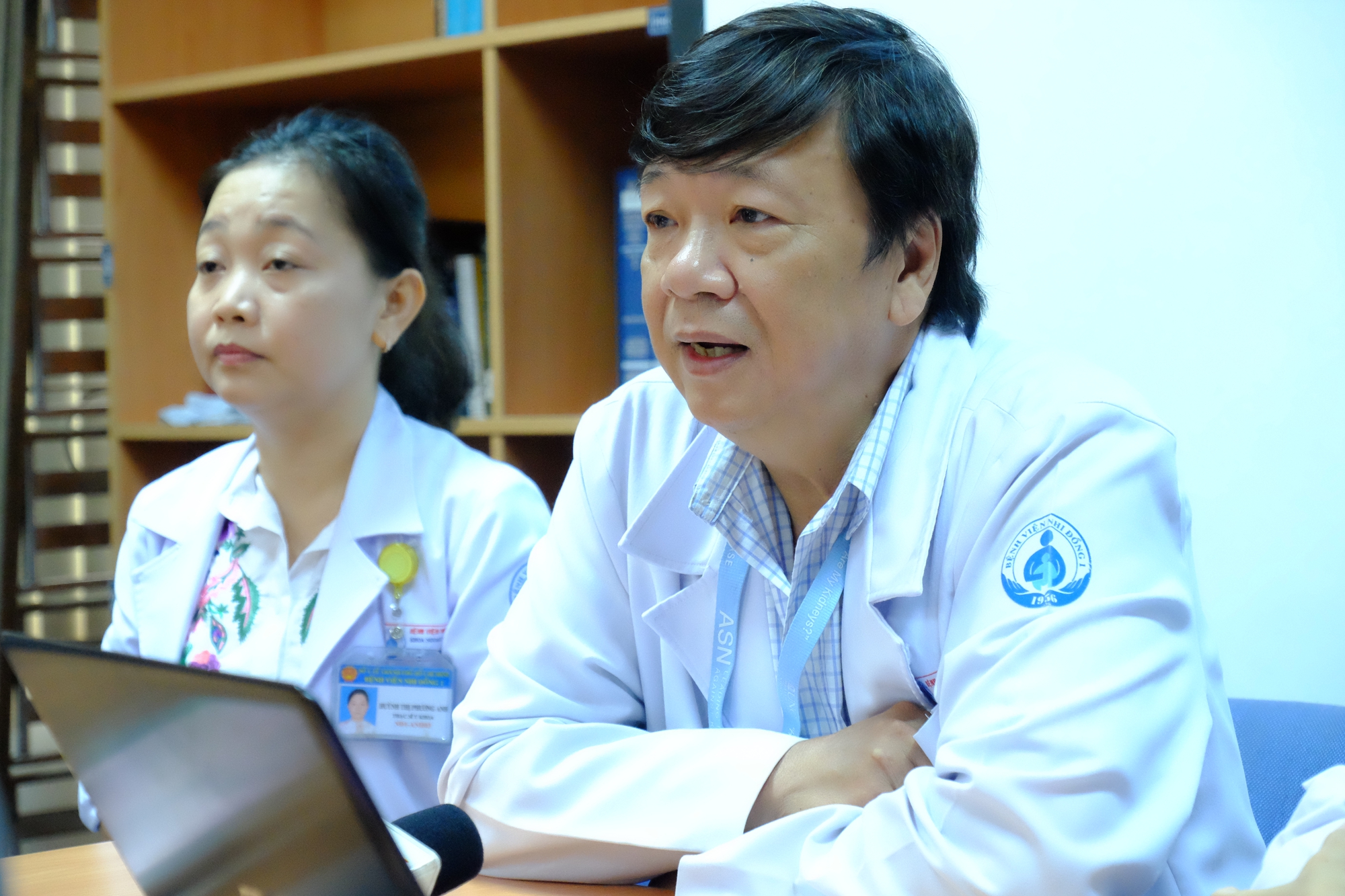 TP.HCM: Vừa chào đời, bé gái đã mang khối u khủng trên cơ thể khiến tính mạng nguy hiểm - ảnh 1 TP.HCM: Vừa chào đời, bé gái đã mang khối u khủng trên cơ thể khiến tính mạng nguy hiểm - Ảnh 2.