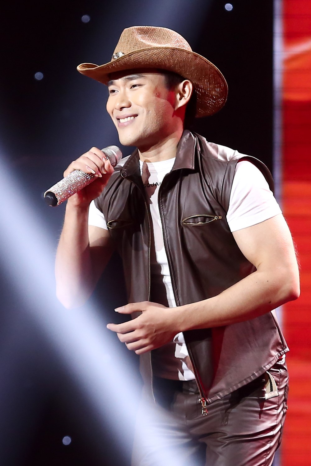 Xuất hiện mỹ nam giống hệt Quang Dũng khiến chị em chao đảo - Ảnh 23. Xuất hiện mỹ nam giống hệt Quang Dũng khiến chị em chao đảo - Ảnh 23.