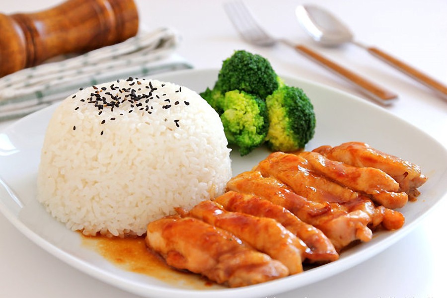 Ngày bận rộn, bữa tối chỉ cần đĩa cơm gà chiên mắm cũng đủ ngon rồi! - Ảnh 6. Ngày bận rộn, bữa tối chỉ cần đĩa cơm gà chiên mắm cũng đủ ngon rồi! - Ảnh 6.