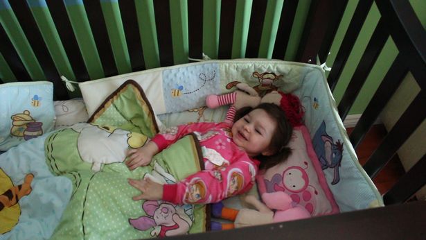 Con gái mỗi tối ngủ chỉ 1 tiếng rưỡi, bố mẹ linh cảm chuyện chẳng lành cho đến khi phát hiện con mắc bệnh hiếm - Ảnh 4.