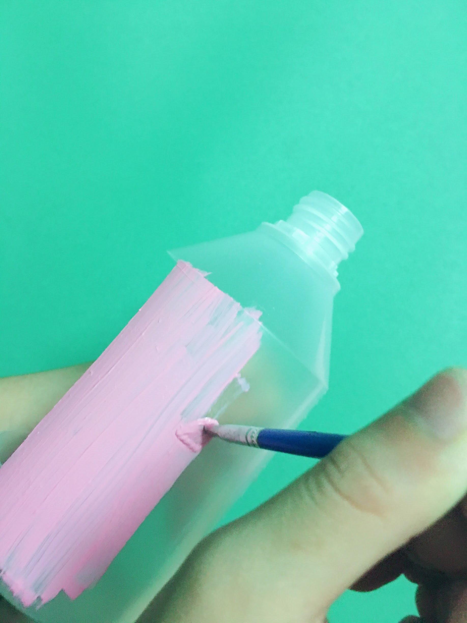 3 bước đơn giản tận dụng chai nhựa: Có ngay đèn Trung thu cho bé ngộ nghĩnh, độc đáo khiến con tự hào - Ảnh 3. 3 bước đơn giản tận dụng chai nhựa: Có ngay đèn Trung thu cho bé ngộ nghĩnh, độc đáo khiến con tự hào - Ảnh 3.