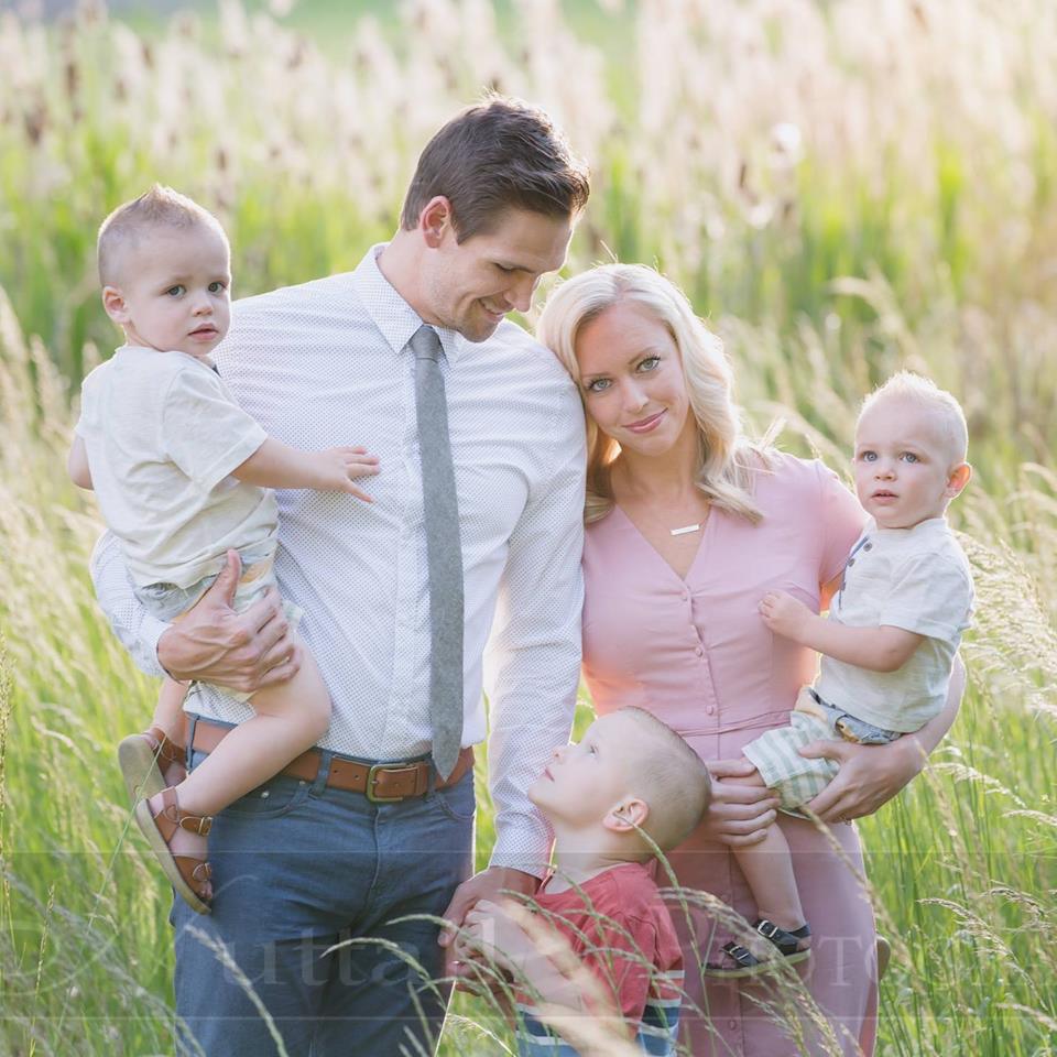 Cha mẹ phải xem: Khoảnh khắc bé 2 tuổi bị tủ quần áo đổ ập xuống người và cái kết không ngờ - Ảnh 5. Cha mẹ phải xem: Khoảnh khắc bé 2 tuổi bị tủ quần áo đổ ập xuống người và cái kết không ngờ - Ảnh 5.