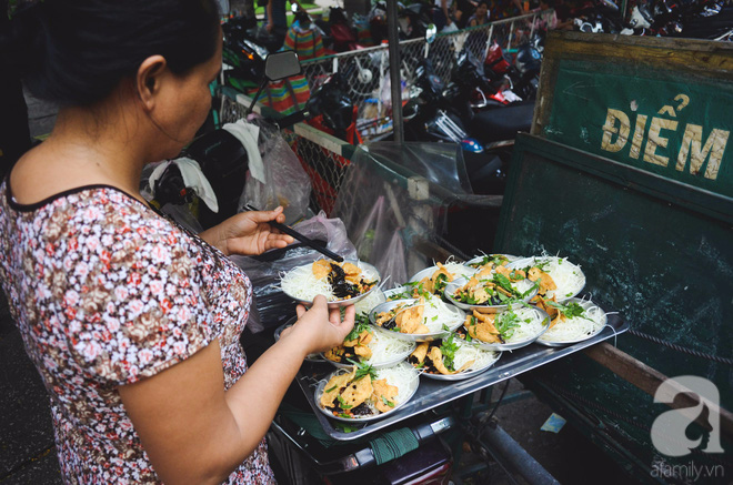 Chuyện về dì Sáu bán gỏi khô bò ở công viên Lê Văn Tám: 50 năm bán buôn, cứu cả gia đình thoát nghèo - Ảnh 9.