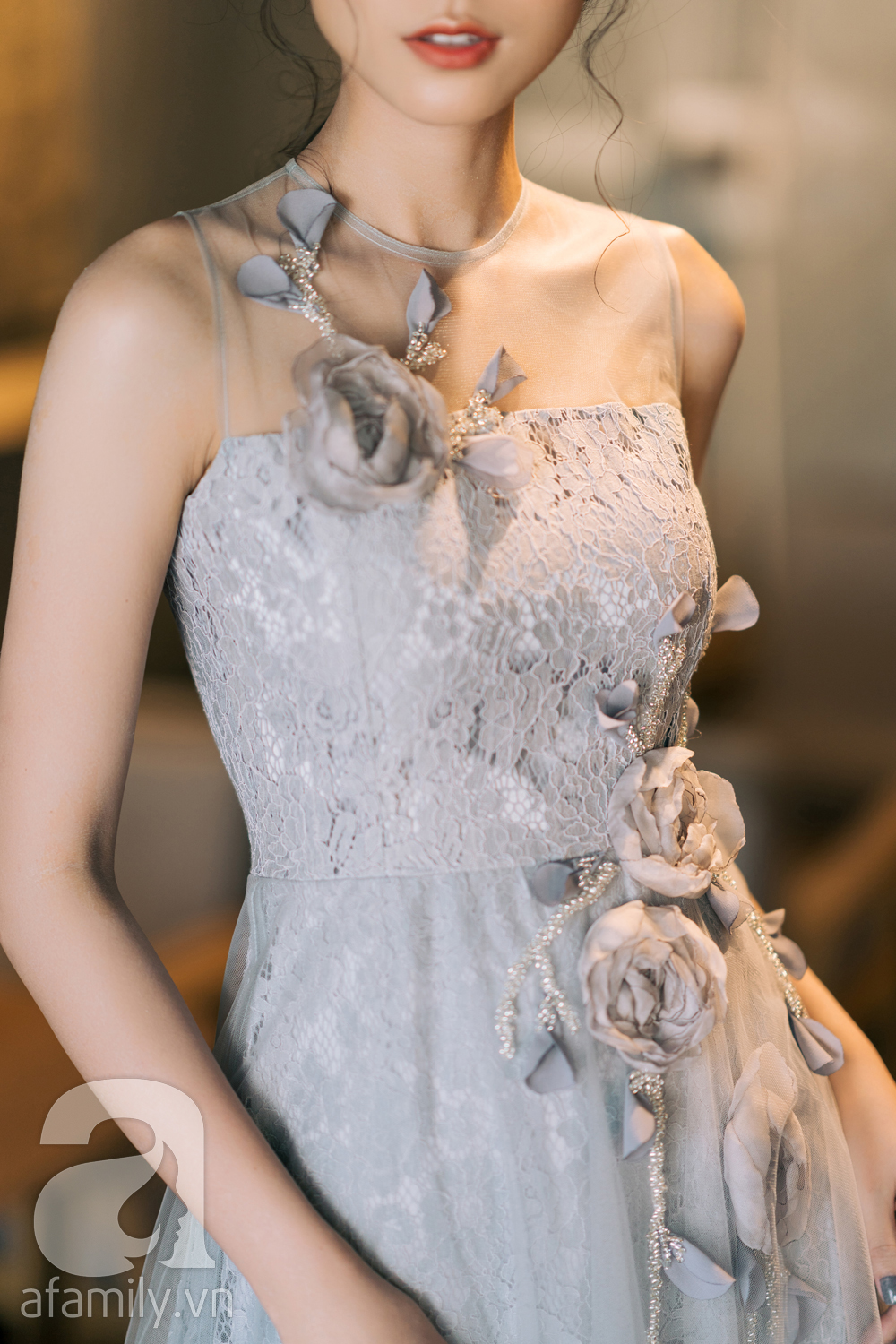 Chọn đồ ren thật chuẩn đi dự đám cưới để vừa thu hút, mà không nổi hơn cô dâu - Ảnh 9. Chọn đồ ren thật chuẩn đi dự đám cưới để vừa thu hút, mà không nổi hơn cô dâu - Ảnh 9.